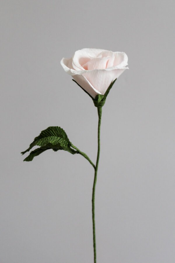 Bouton de rose en papier